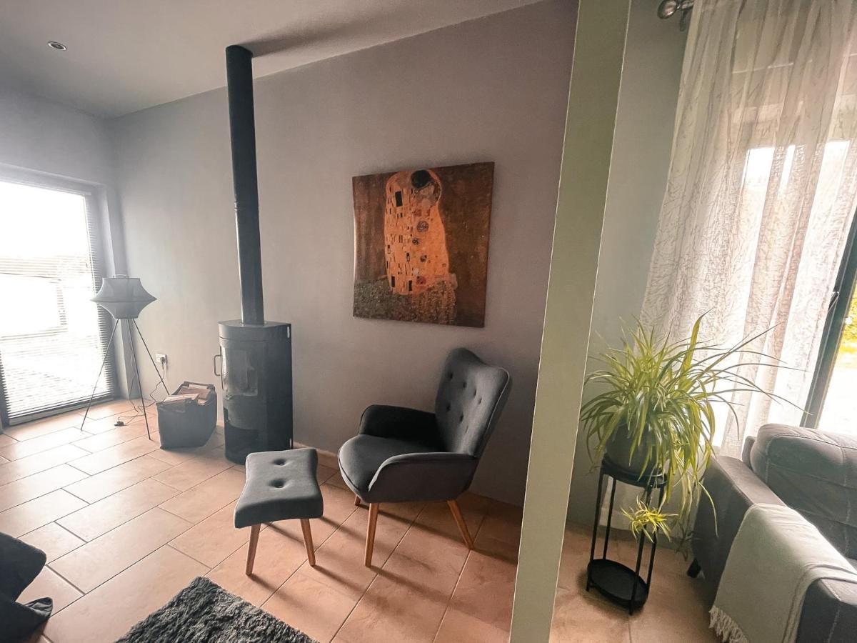 The Blue Door Apartment Cahersiveen Esterno foto